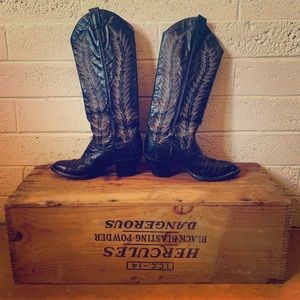 Vintage Larry Mahan black snakeskin cowboy boots!